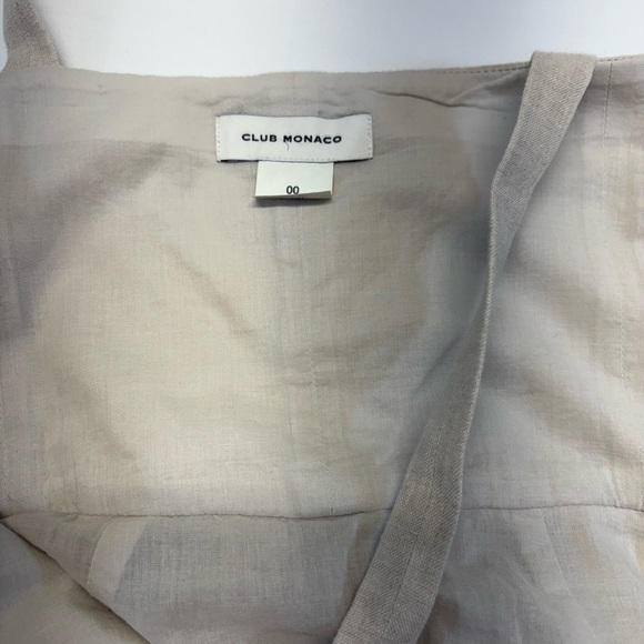 Club Monaco Fluted Hem Mini Dress in the color Flaxseed Size 0 - Picture 9 of 10